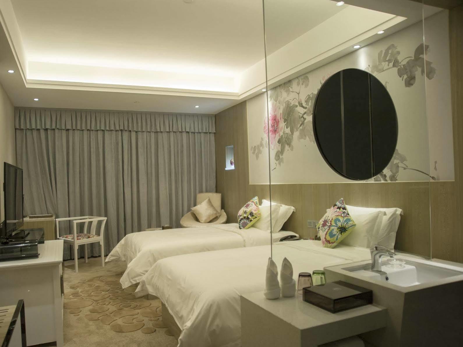 Paco Hotel Tаojin Metro Guangzhou - Free Shuttle Bus For Centen Fair Exterior photo